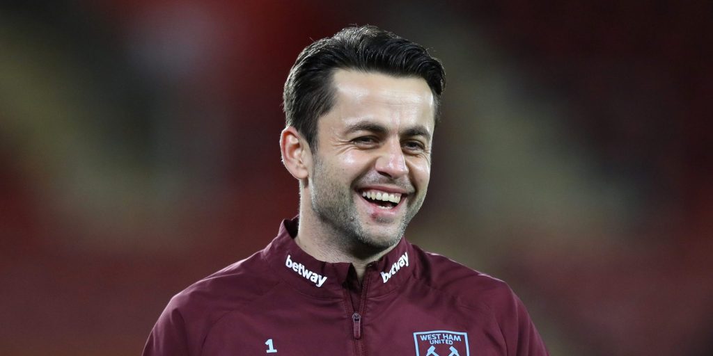 Paul Robinson ‘surprised’ at Lukasz Fabianski’s contract situation