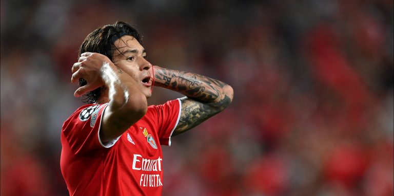 Virals: West Ham fans react to links with ‘proper striker’ Darwin Nunez