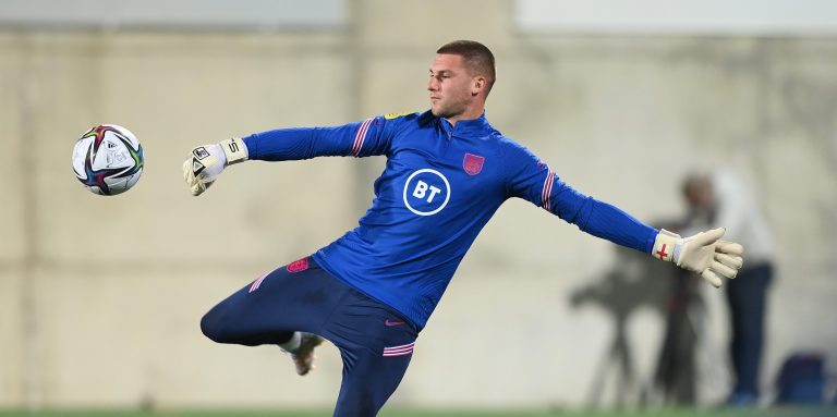 Pundit backs West Ham to make ‘no brainer’ move for Sam Johnstone
