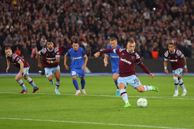 Jarrod-Bowen-tucks-away-a-penalty-for-West-Ham