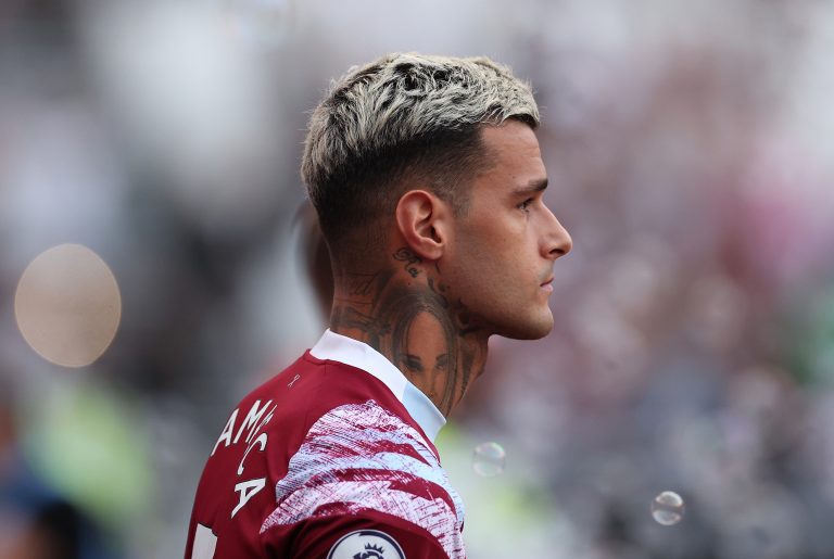 West-Ham-United-striker-Gianluca-Scamacca-makes-his-way-to-the-field