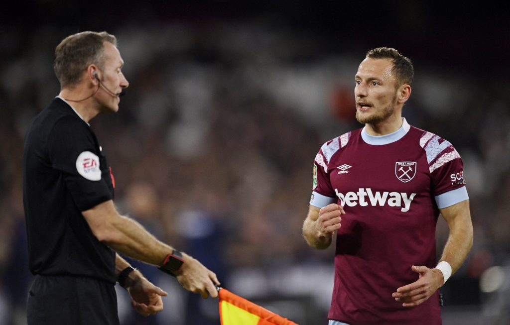 vladimir-coufal-west-ham-transfer-news-bayer-leverkusen-bundesliga-moyes-premier-league-transfer-news-whu-news-aaron-cresswell-hammers-london-stadium