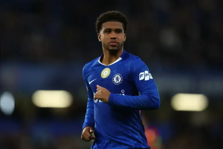 West Ham look at move for Chelsea midfielder alongside another Premier League side