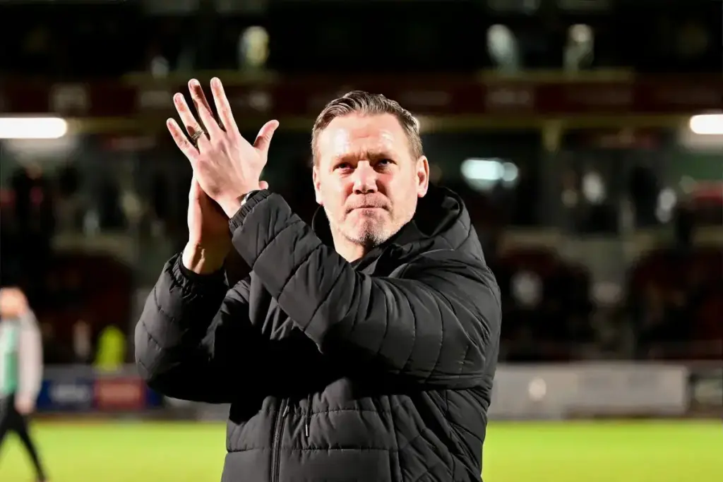 Former West Ham midfielder describes Spurs new managerial push as “desperate” in backing of the Hammers