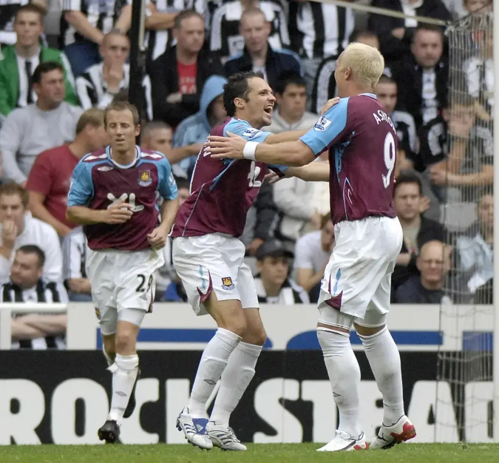 Former West Ham front man delivers verdict on new leading line