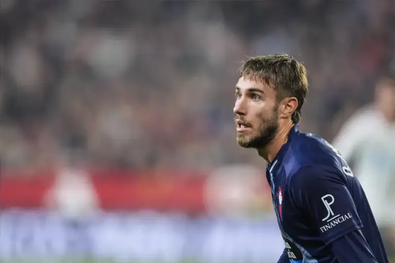 West Ham join fellow Premier League side in race for Spanish full-back