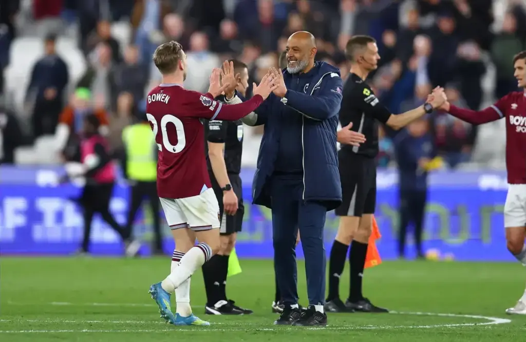 “He leads by example”: West Ham boss is full of praise for Hammers captain