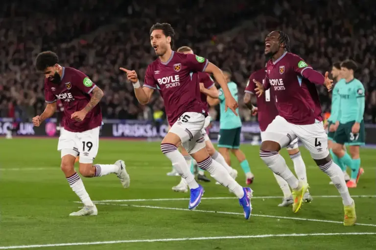 West Ham 4-0 Wolverhampton Wanderers: Rampant Hammers move out of the bottom three