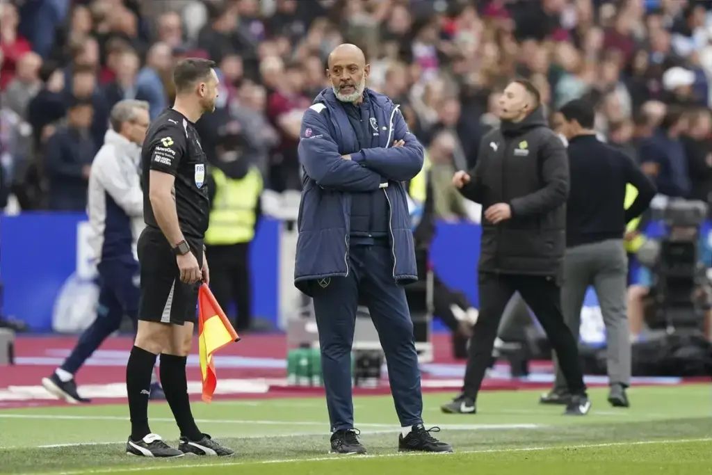 “We are really, really upset”: West Ham boss reflects on a heart breaking afternoon