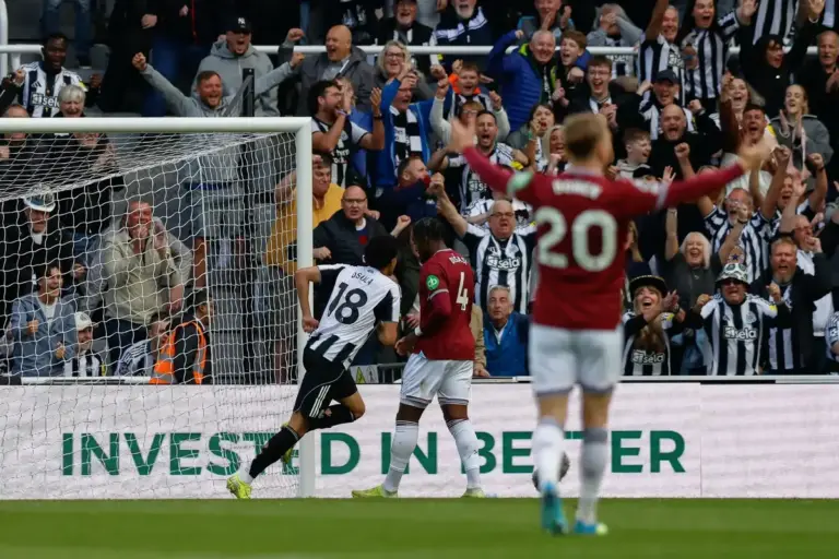 Newcastle United 3-1 West Ham: Magpies leave Hammers on the brink of relegation