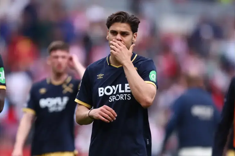West Ham News Today: Nuno want to say with the Hammers, Dermot Gallagher on decisions from the Irons loss, Nuno on sticking together