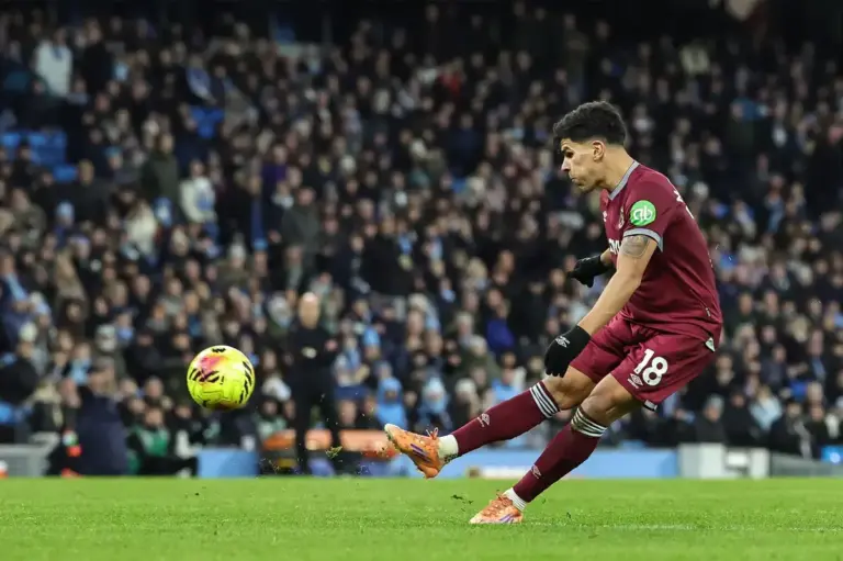 West Ham News Today: Fernandes valuation, interest in Adeline, Summerville update
