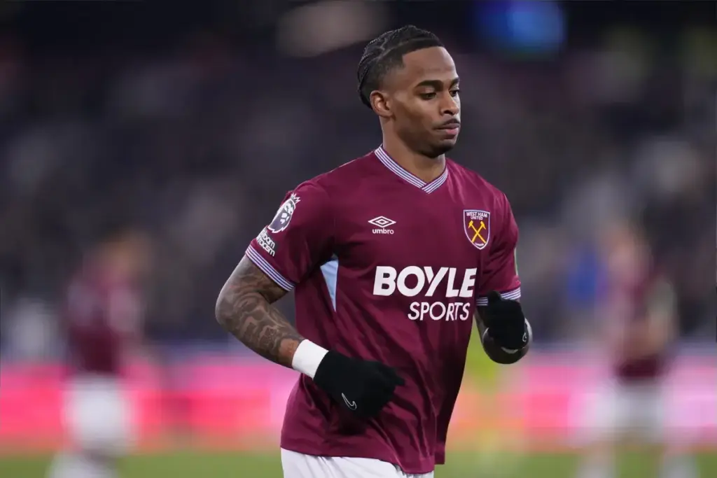 West Ham receive €46m bid from Roma for Crysencio Summerville