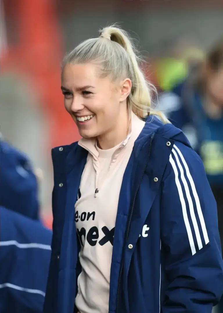 West Ham officially confirm Jessie Stapleton Leicester City transfer