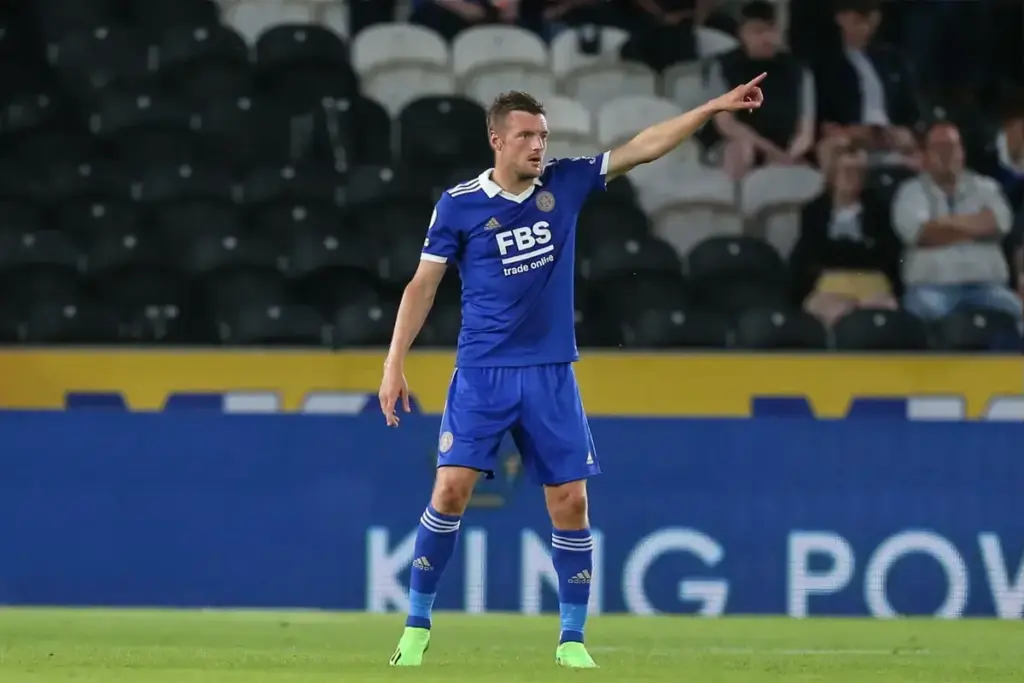 West Ham eye shock Jamie Vardy move as striker search takes fresh turn