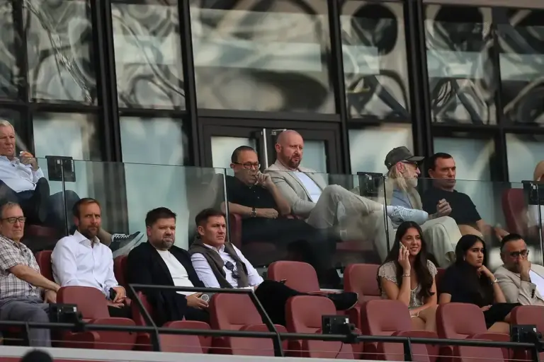 David Sullivan defies stadium warning as Nuno Espírito Santo addresses West Ham boardroom noise