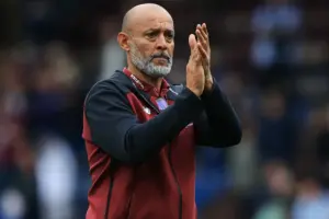 Nuno Espirito Santo watches his West Ham squad during their Championship winning run