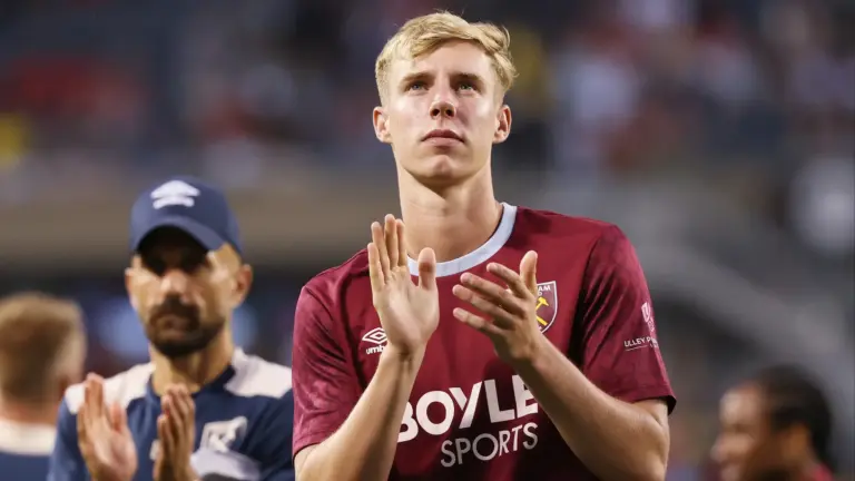 West Ham make late Kaelan Casey call as Stevenage loan sanctioned