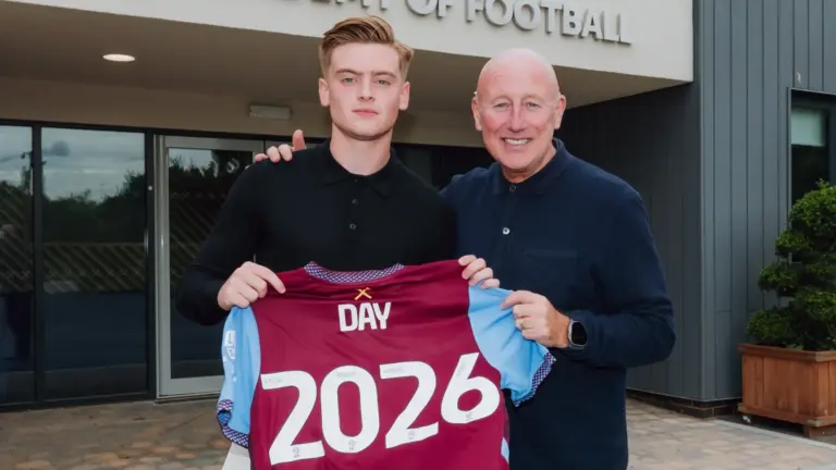 West Ham hand first professional deal to 17-year-old striker signed from Tottenham