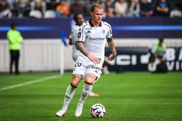 West Ham left scrambling after Melvin Bard snub as Leeds win Deadline Day race