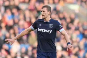 West Ham handed Soucek boost as source reveals QPR plan