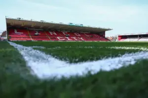 What is the capacity of Sincil Bank? Lincoln City’s home ground